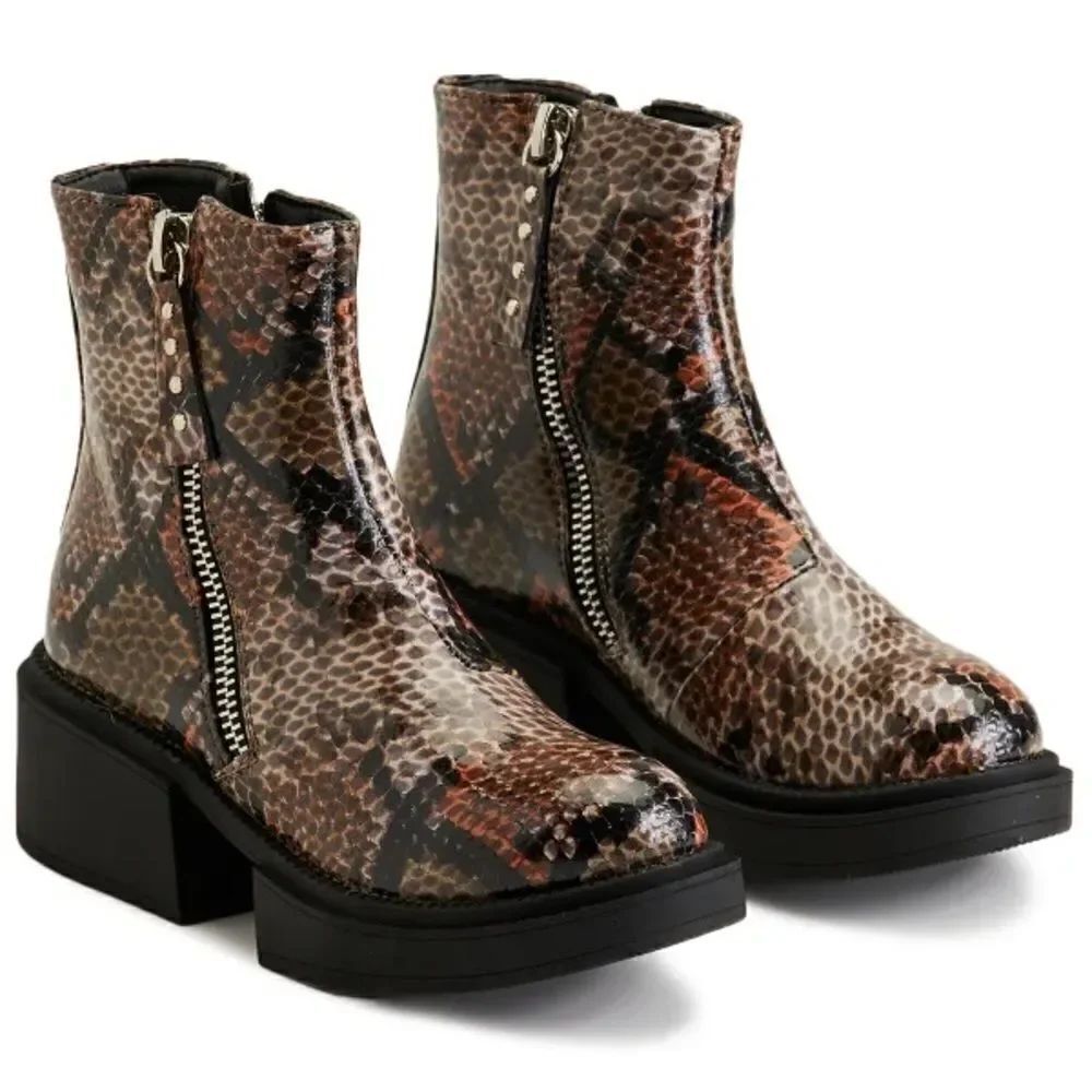 SEVEN7 Women's Vault Boots